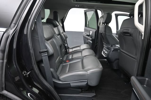 Certified 2025 Ford Expedition Active AWD/4WD image 25