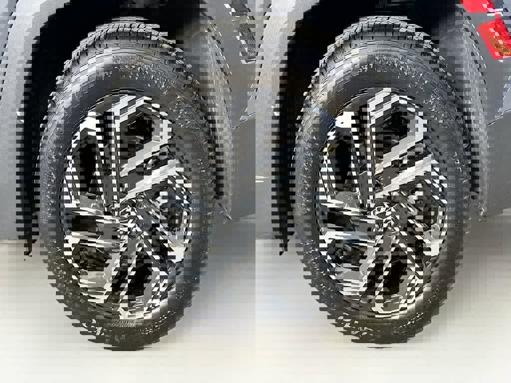 Used 2025 Hyundai Tucson Limited image 11