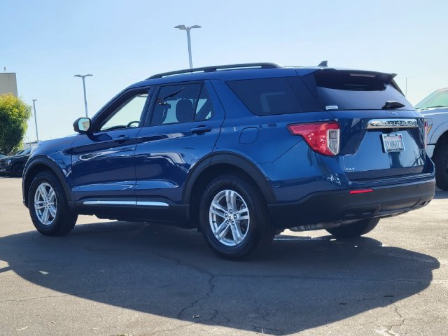 Certified 2021 Ford Explorer XLT RWD image 3