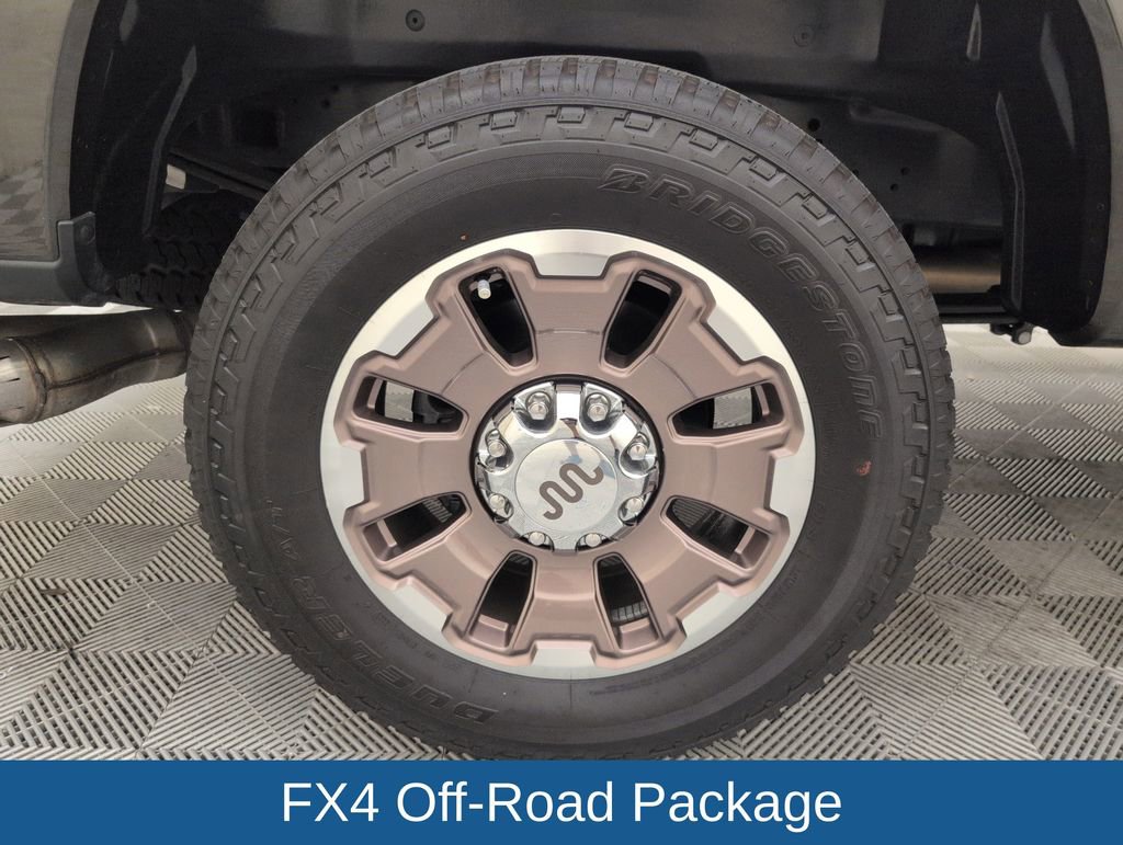 Certified 2025 Ford F250 King Ranch w/ FX4 Off-Road Package AWD/4WD image 18