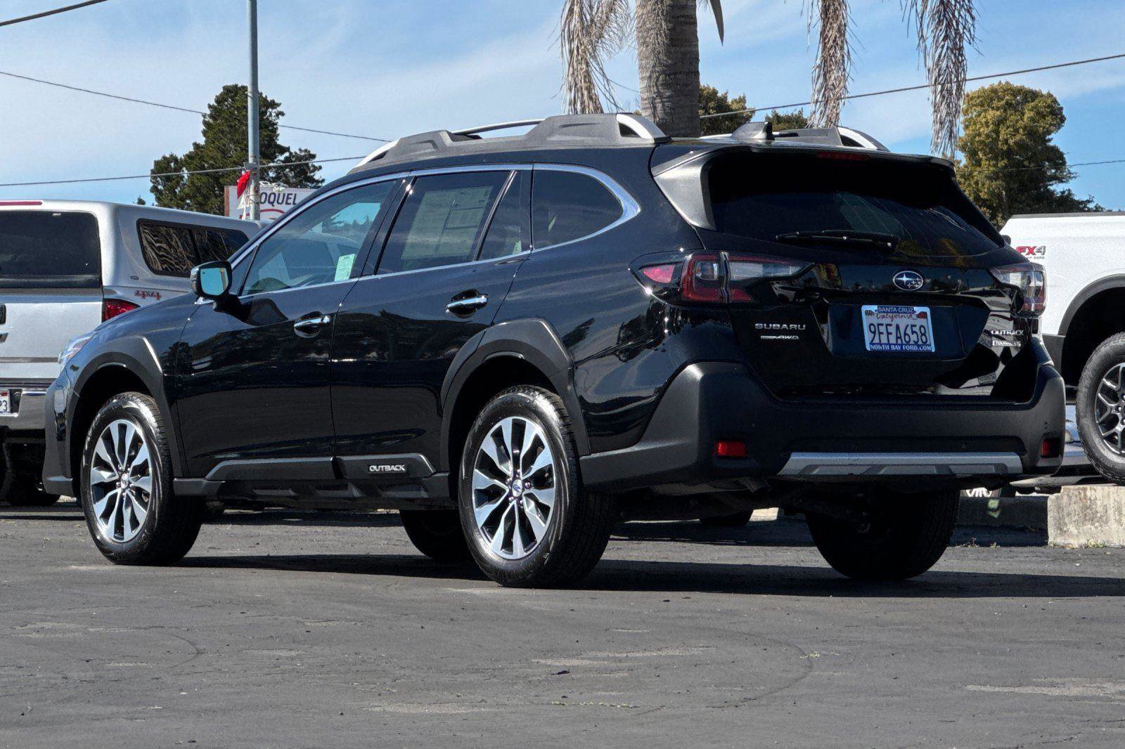 Used 2023 Subaru Outback Touring XT AWD/4WD image 3