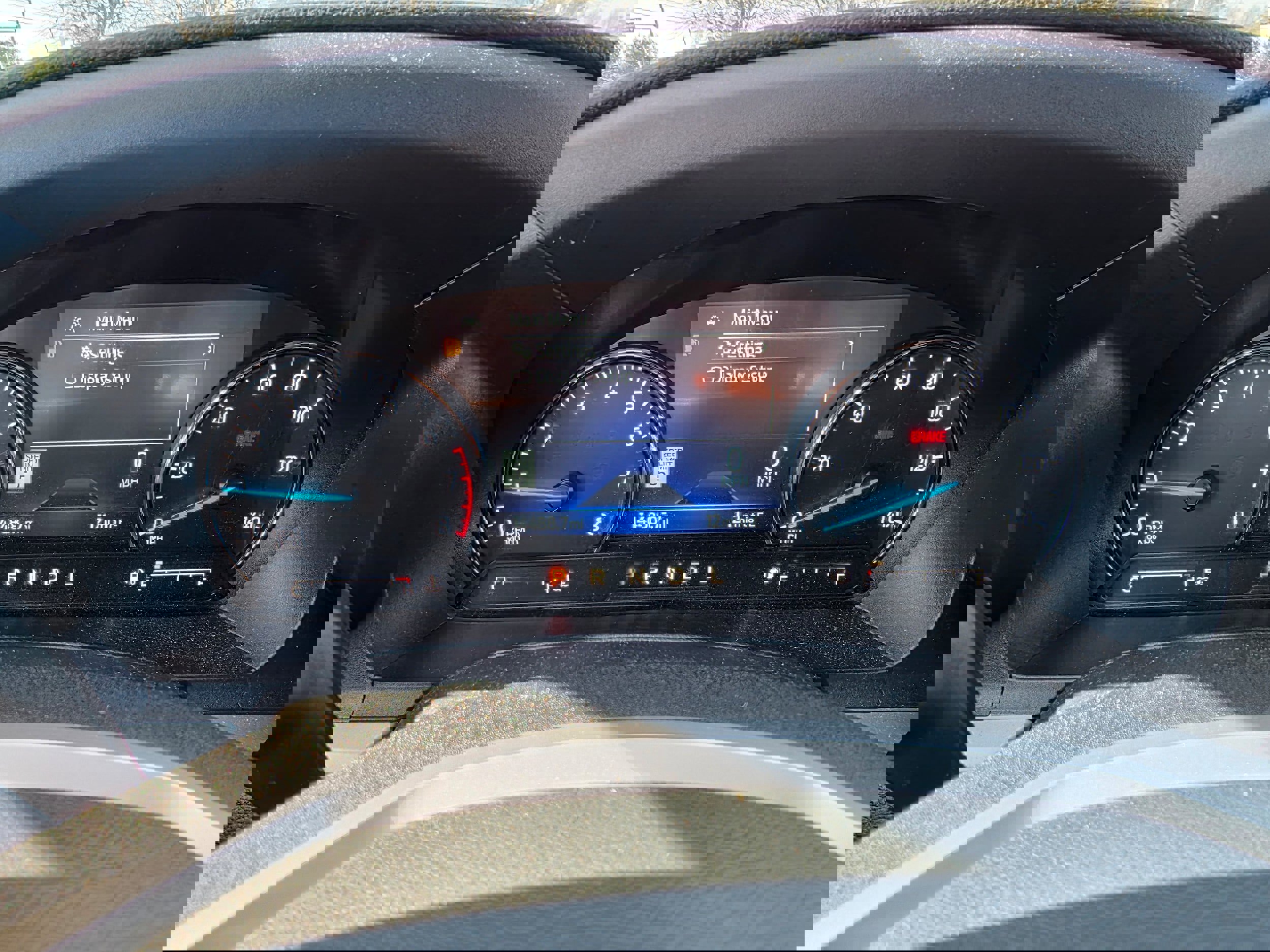 Certified 2022 Ford Explorer XLT w/ Equipment Group 202A image 17