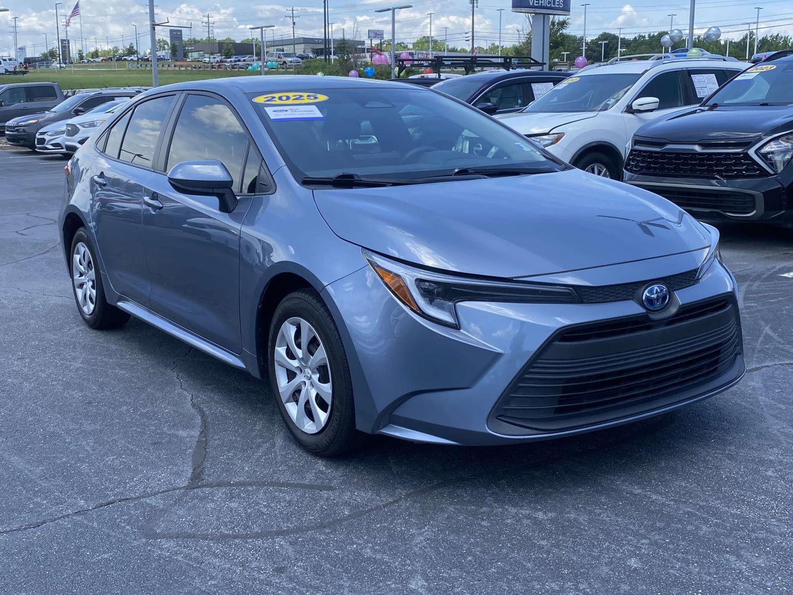 Used 2025 Toyota Corolla LE FWD image 1