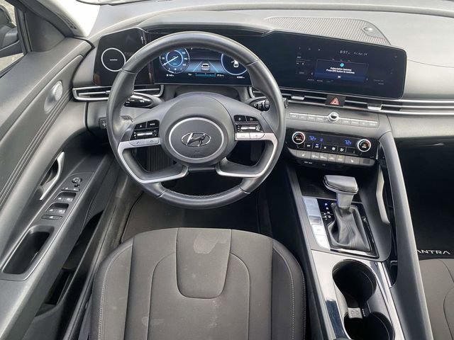 Used 2023 Hyundai Elantra SEL w/ Convenience Package FWD image 13