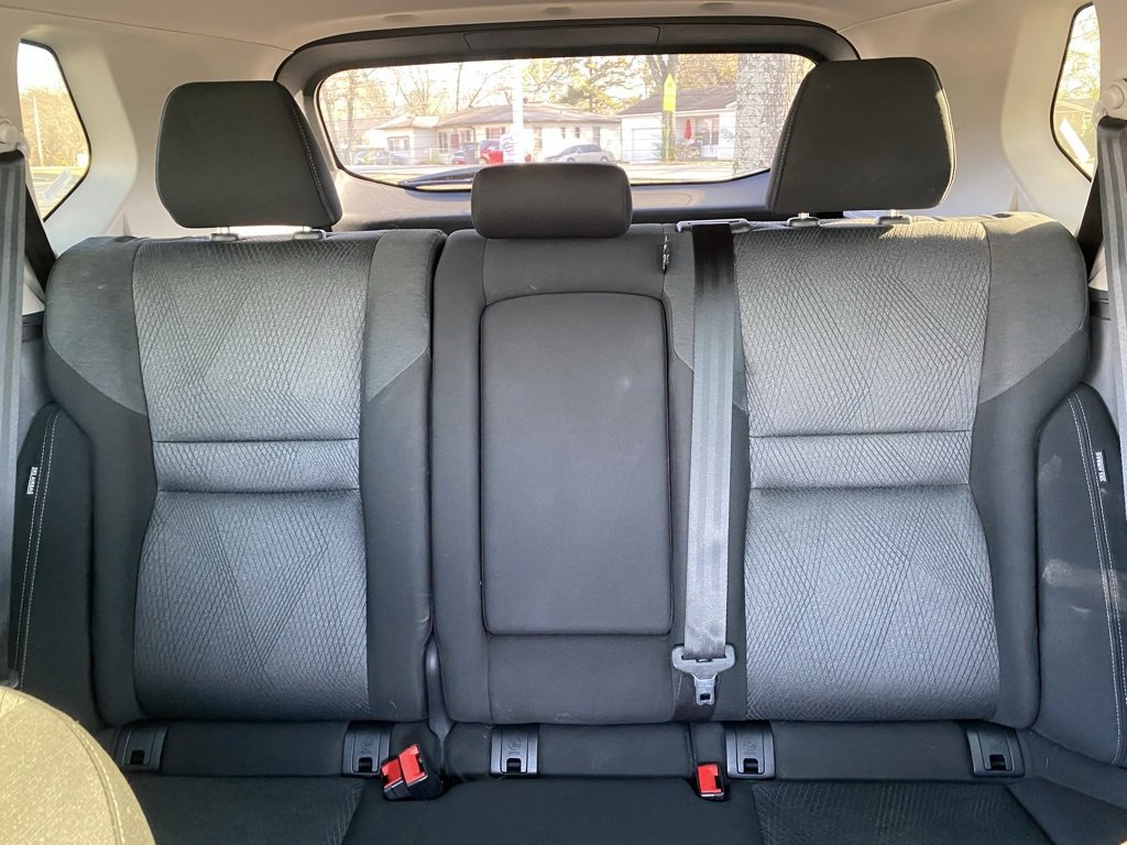 Used 2024 Nissan Rogue SV image 25