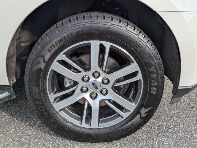 Certified 2022 Ford Expedition XLT RWD image 11