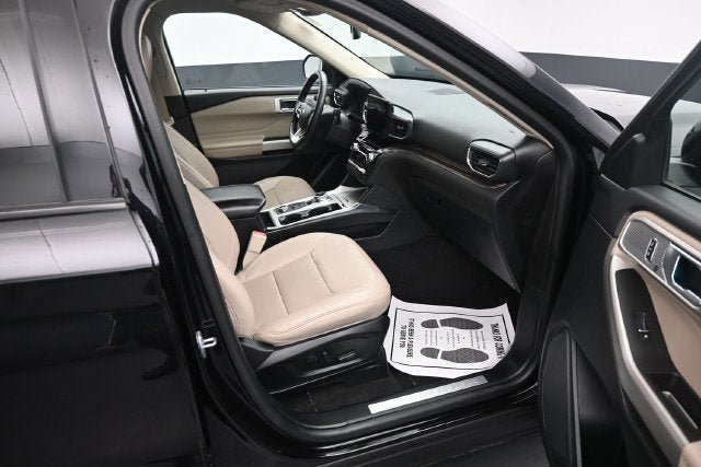 Certified 2024 Ford Explorer Limited AWD/4WD image 13