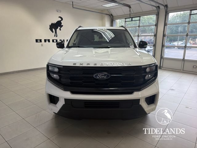Certified 2025 Ford Expedition Active RWD image 3