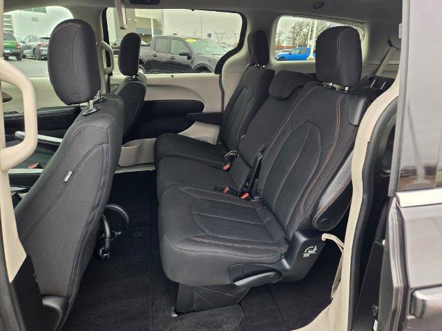 Used 2018 Chrysler Pacifica Touring Plus w/ Tire & Wheel Group image 16