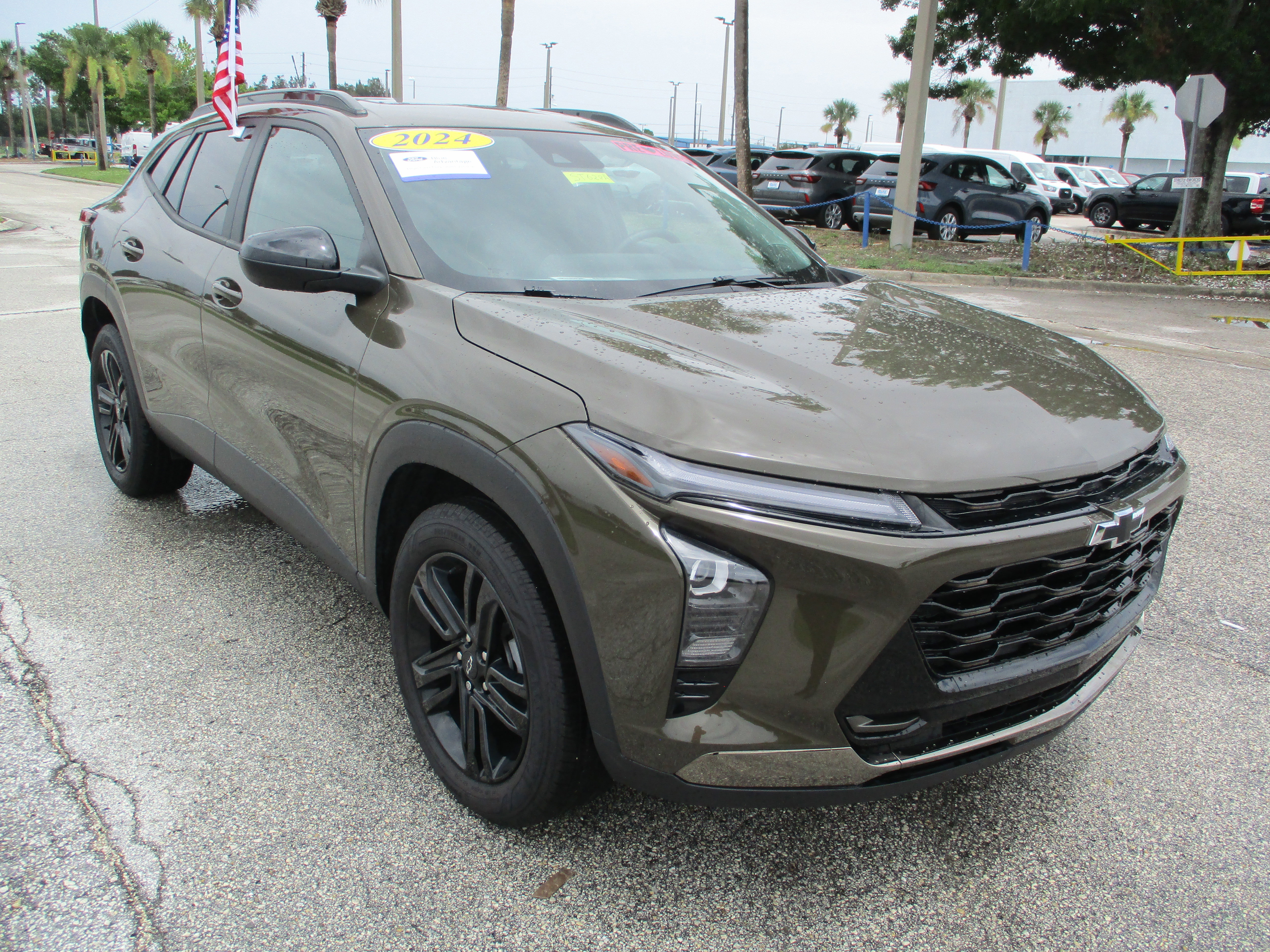 Used 2024 Chevrolet Trax ACTIV w/ Sunroof Package image 7