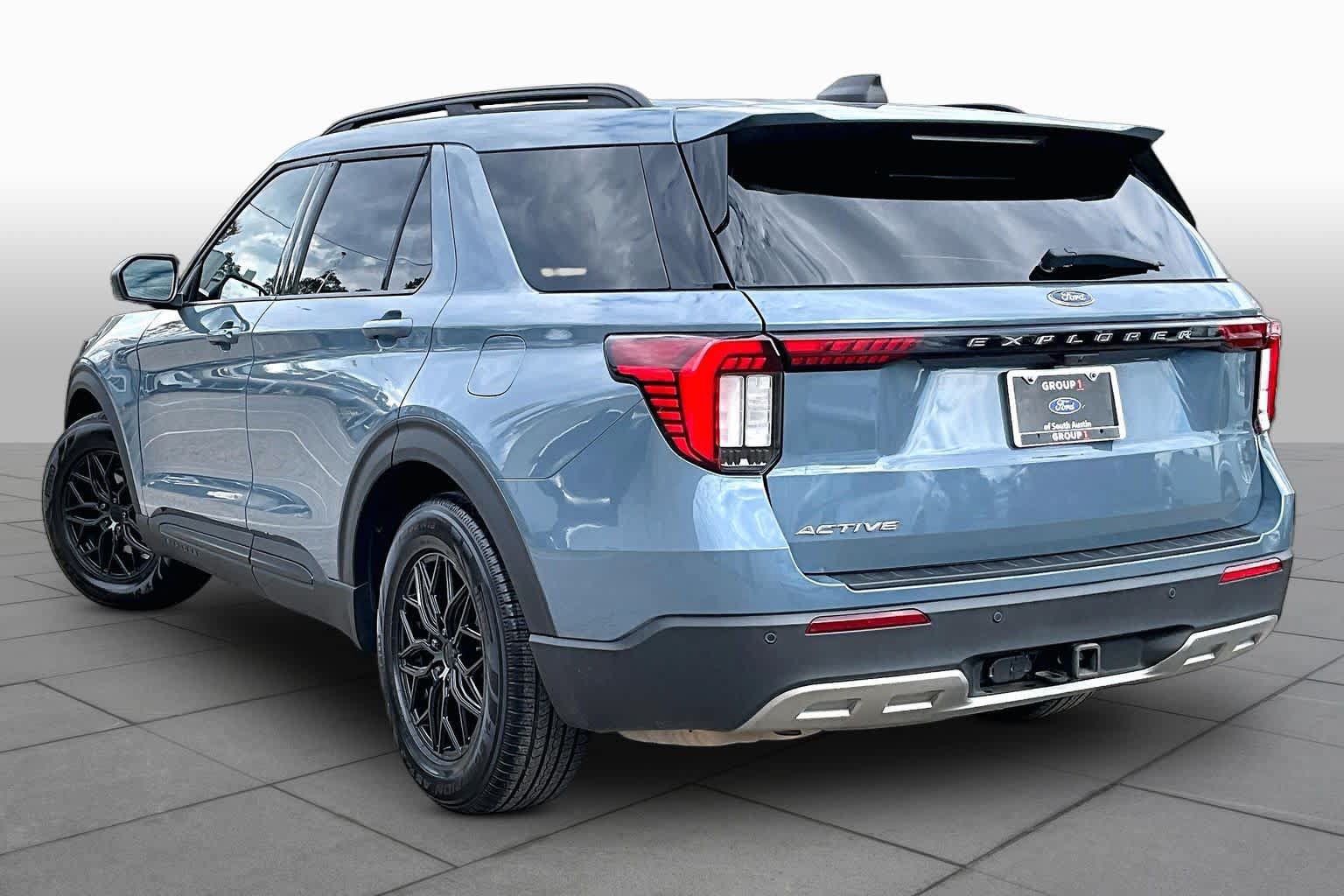 Certified 2025 Ford Explorer Active w/ Active Comfort Package RWD image 6