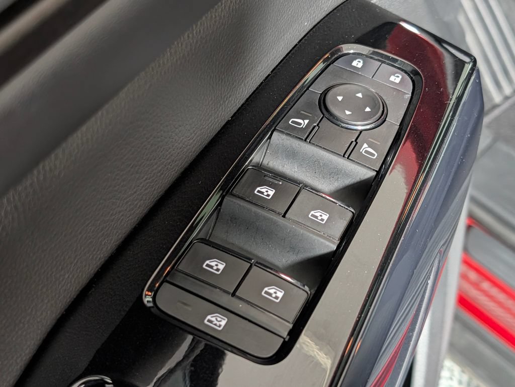 Used 2022 Nissan Pathfinder SV w/ SV Premium Package AWD/4WD image 27