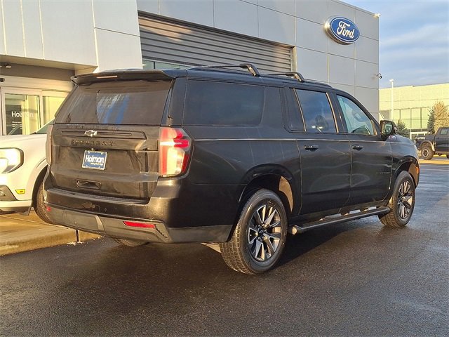 Used 2023 Chevrolet Suburban Z71 w/ Luxury Package image 4