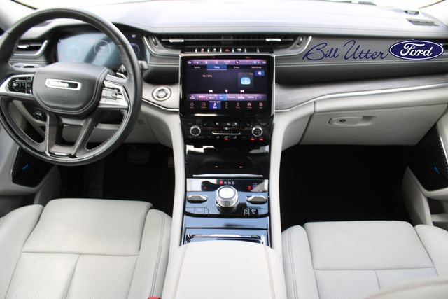 Used 2021 Jeep Grand Cherokee L Overland w/ Advanced Protech Group III AWD/4WD image 17