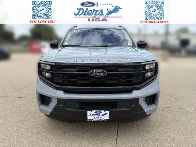 Certified 2025 Ford Expedition Active AWD/4WD image 8