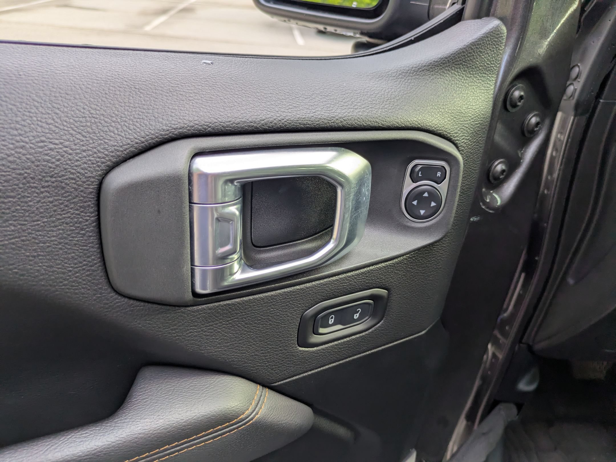Used 2021 Jeep Wrangler Unlimited Sahara AWD/4WD image 16