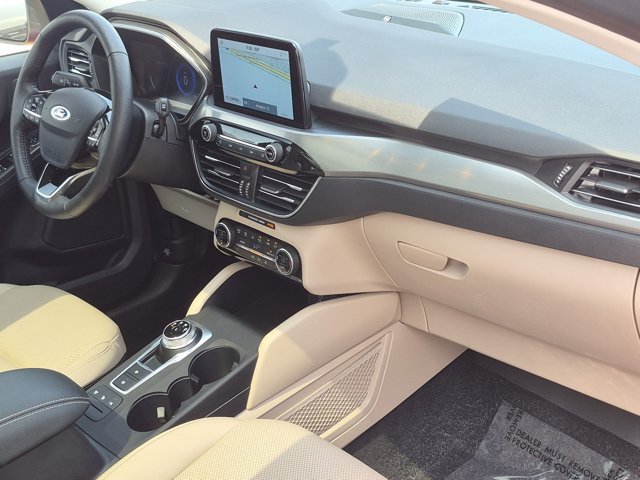 Certified 2021 Ford Escape Titanium FWD image 24