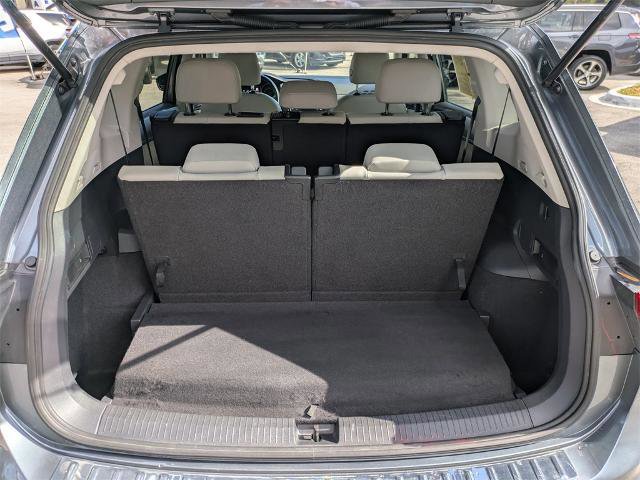 Used 2018 Volkswagen Tiguan SE image 12
