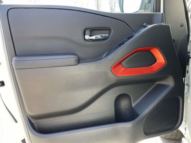 Used 2025 Nissan Frontier PRO-4X w/ Pro Convenience Package image 17