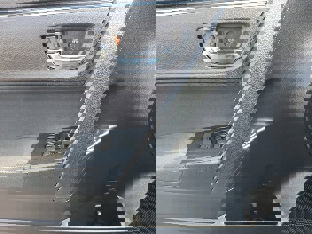 Used 2019 Toyota Corolla LE FWD image 13