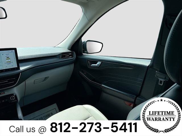 Certified 2023 Ford Escape Platinum AWD/4WD image 23