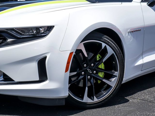 Used 2022 Chevrolet Camaro LT RWD image 4