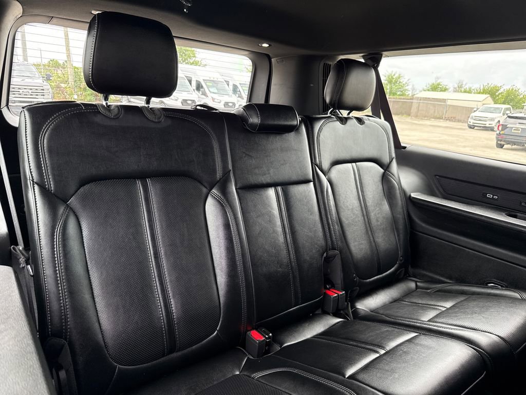 Used 2024 Jeep Wagoneer L Series II image 26