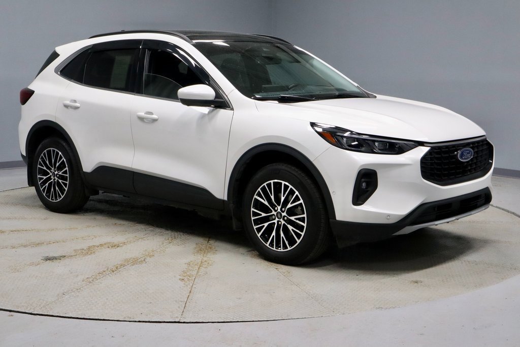 Certified 2024 Ford Escape SE w/ PHEV Premium Package image 7