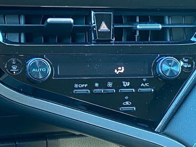 Used 2022 Toyota Camry XSE image 11