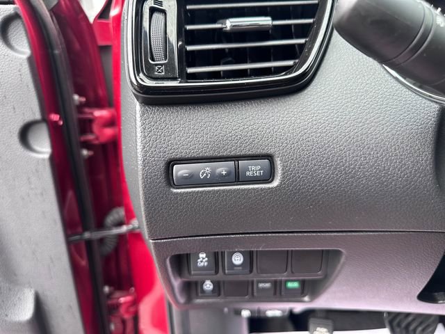 Used 2022 Nissan Rogue Sport SV FWD image 19