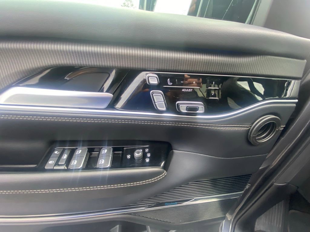 Used 2024 Jeep Grand Wagoneer L Series II w/ Quick Order Packagew 28T image 11