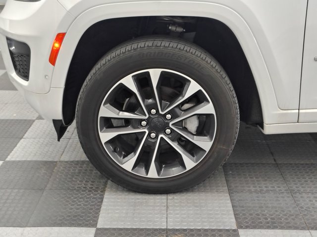 Used 2022 Jeep Grand Cherokee Overland AWD/4WD image 8