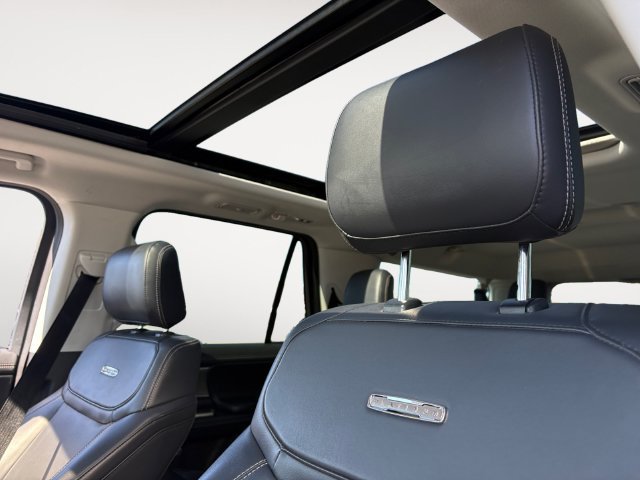 Certified 2025 Ford Expedition Max Platinum AWD/4WD image 12