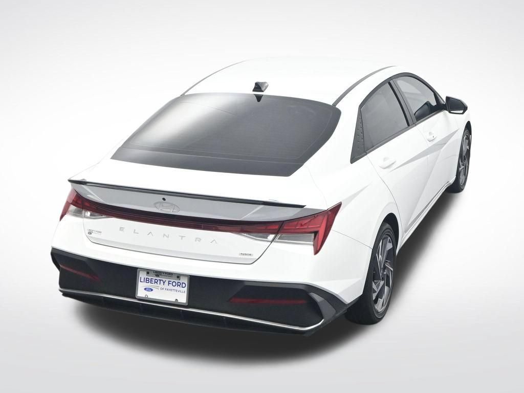 Used 2025 Hyundai Elantra SEL FWD image 35