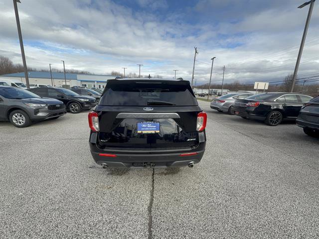 Certified 2023 Ford Explorer XLT w/ Equipment Group 202A AWD/4WD image 4
