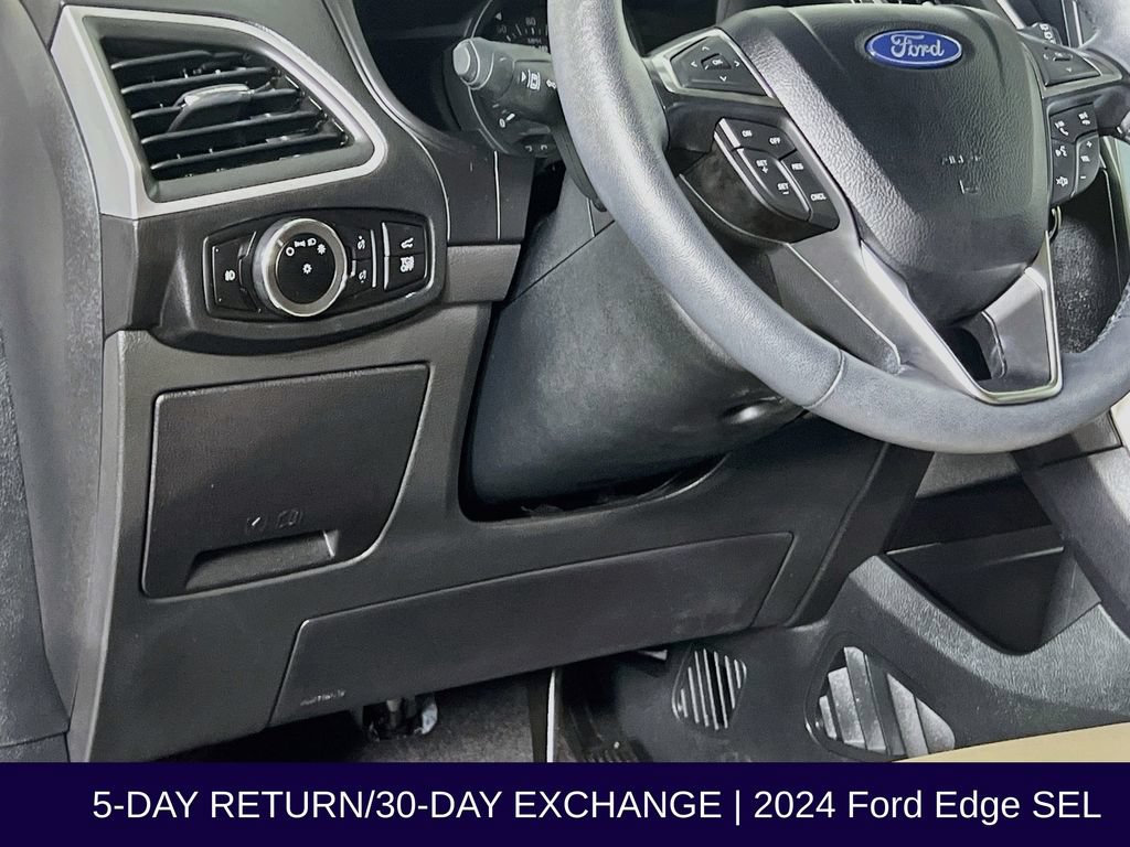 Certified 2024 Ford Edge SEL w/ Convenience Package AWD/4WD image 12