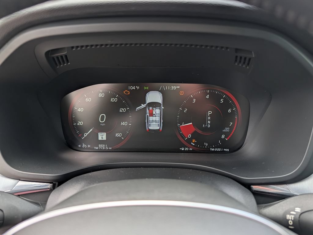 Used 2020 Volvo XC60 T6 Momentum AWD/4WD image 8