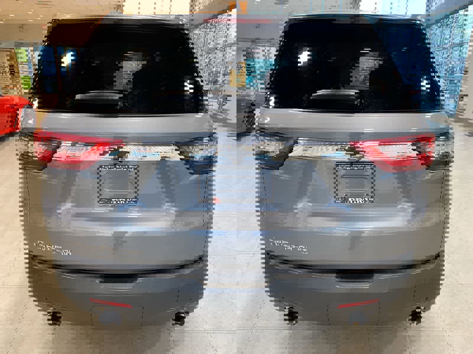 Used 2021 Chevrolet Traverse LS image 4