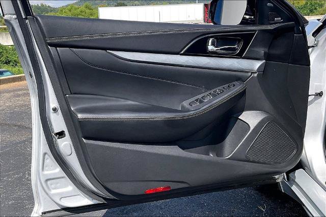 Used 2017 Nissan Maxima 3.5 SL FWD image 23