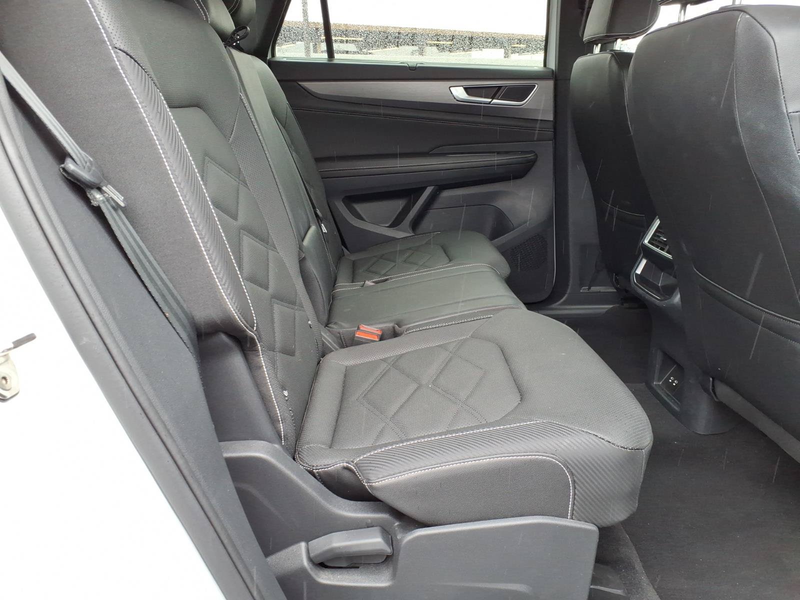 Used 2025 Volkswagen Atlas Cross Sport SE FWD image 13