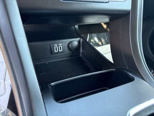 Certified 2019 Ford Fusion SE w/ Equipment Group 151A FWD image 19