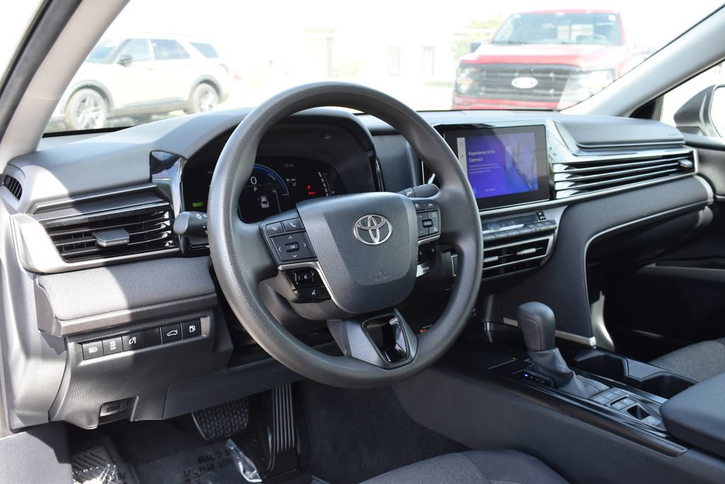 Used 2025 Toyota Camry LE FWD image 26