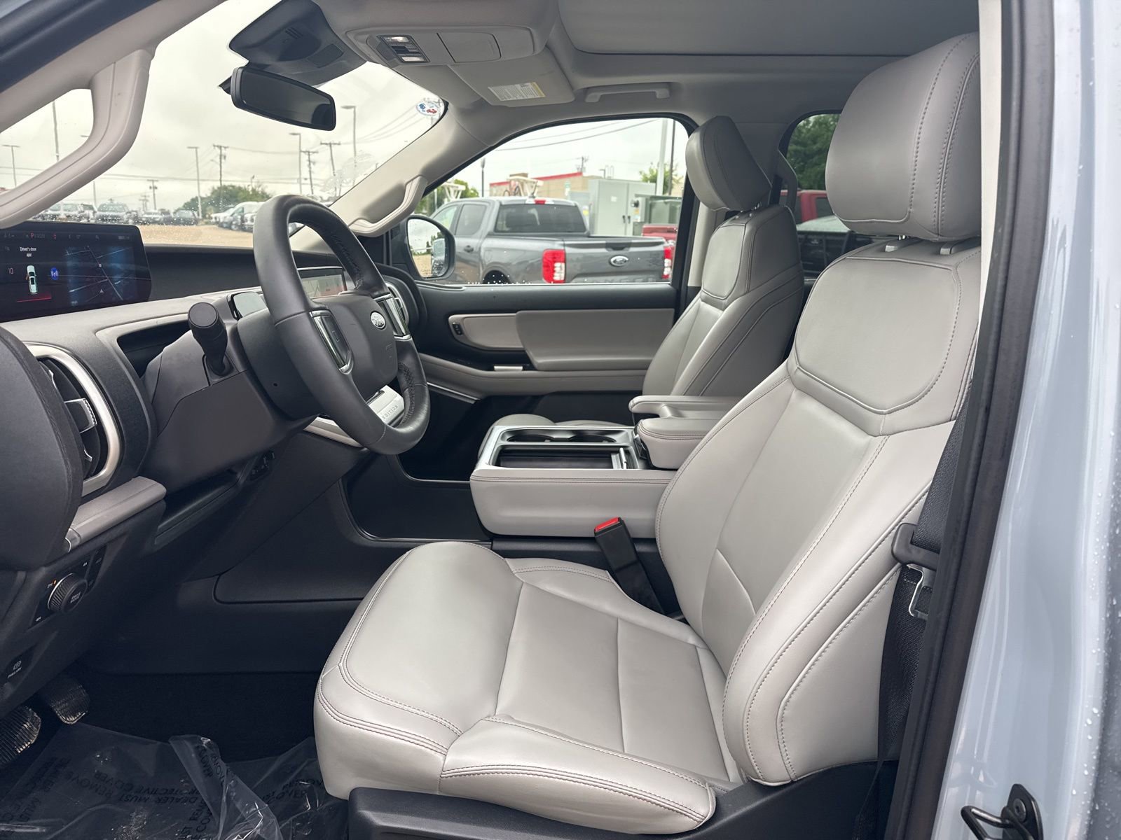 Certified 2025 Ford Expedition Active image 10