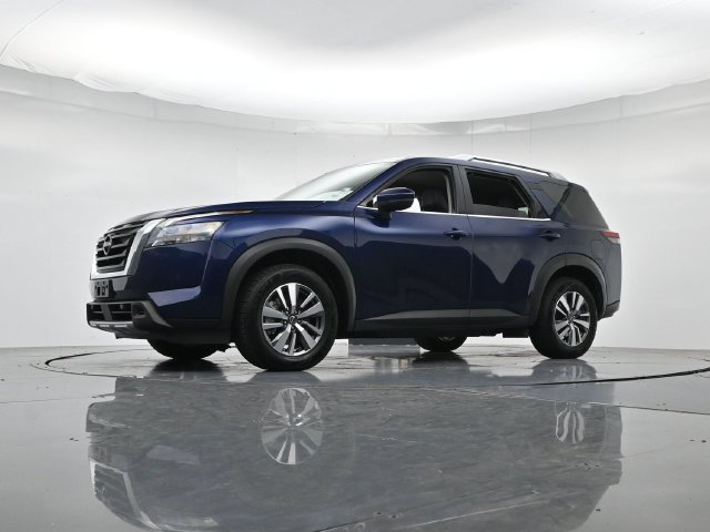 Used 2025 Nissan Pathfinder SL FWD image 38
