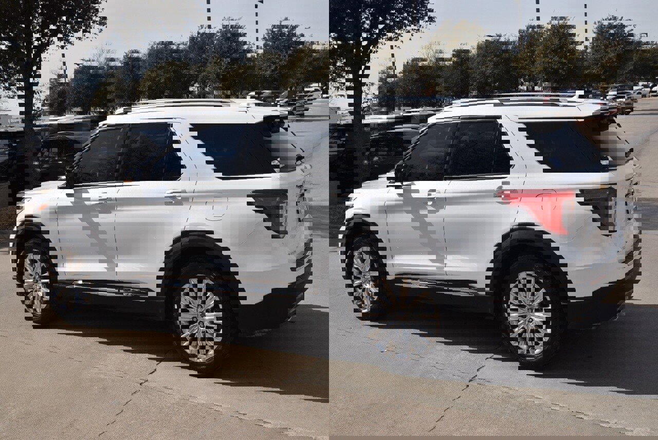 Certified 2022 Ford Explorer Limited w/ Limited Technology Package image 11