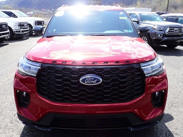 Certified 2025 Ford Explorer ST-Line w/ Premium Package image 8