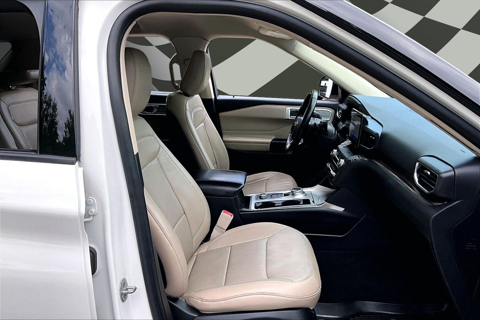 Certified 2020 Ford Explorer Limited AWD/4WD image 5