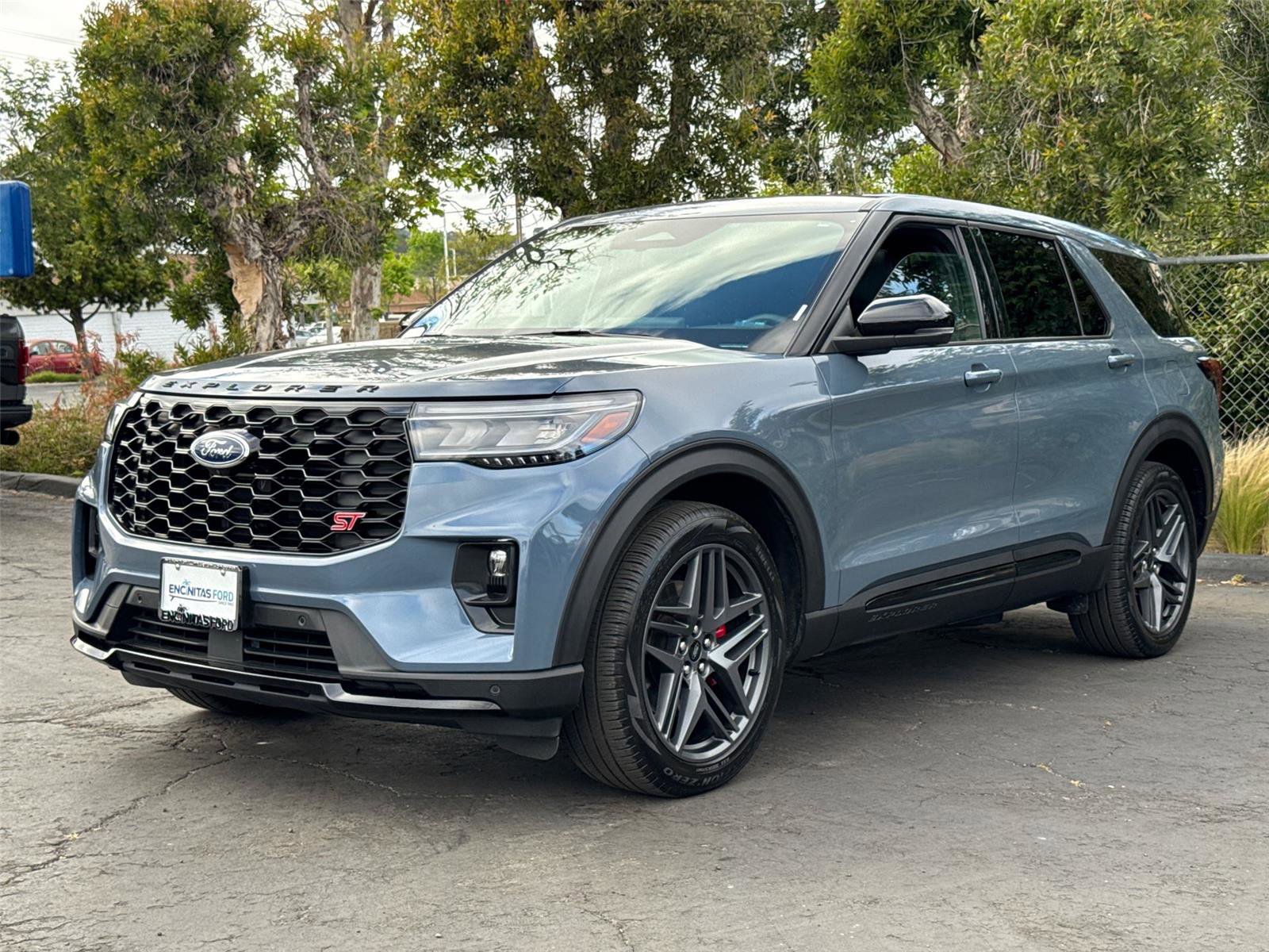 Certified 2025 Ford Explorer ST AWD/4WD image 4