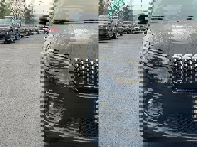 Used 2020 Jeep Cherokee Latitude Plus image 9