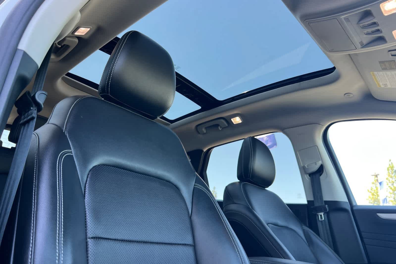 Certified 2022 Ford Escape SEL w/ Technology Package image 17